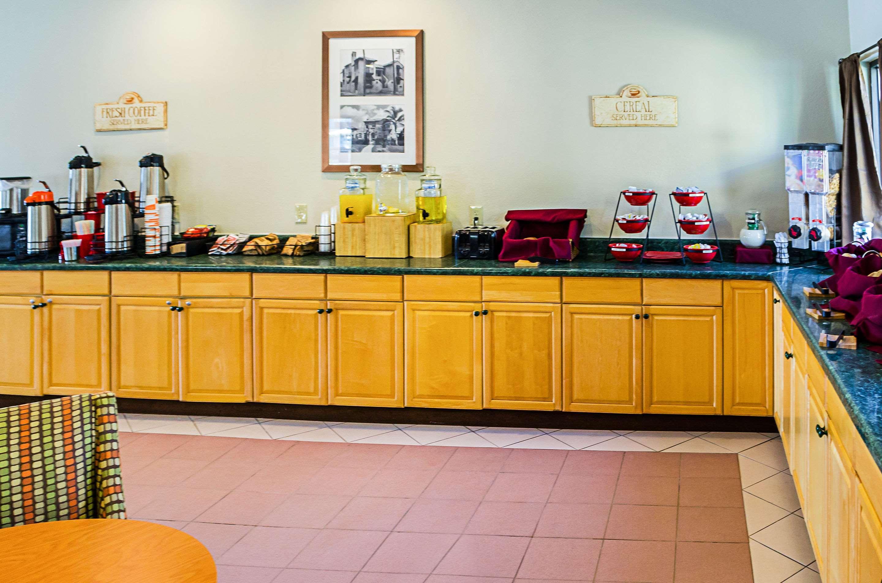 Econo Lodge Hardeeville Bagian luar foto