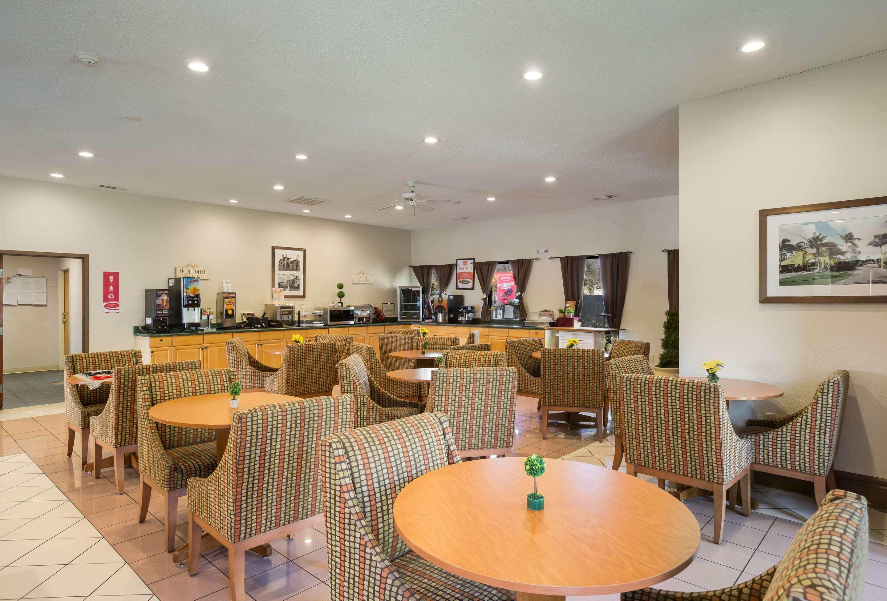 Econo Lodge Hardeeville Bagian luar foto
