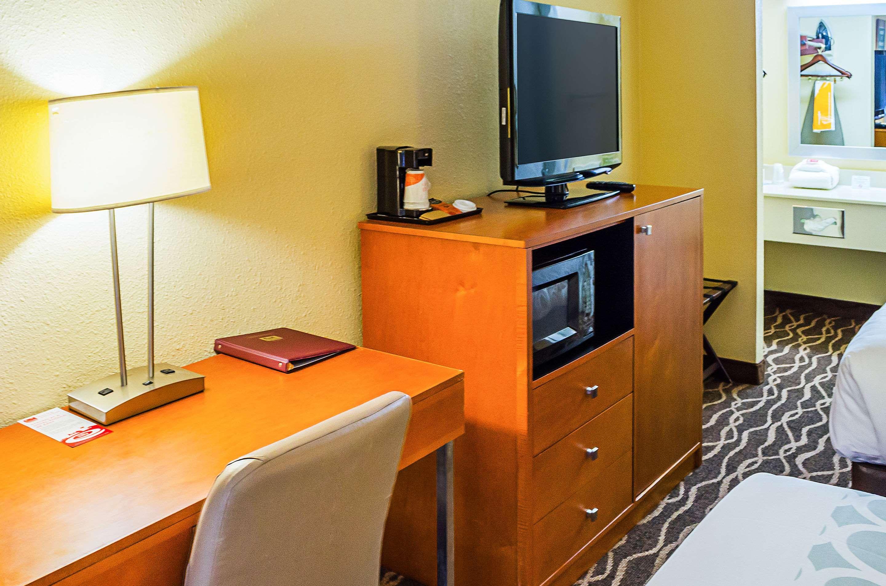Econo Lodge Hardeeville Bagian luar foto