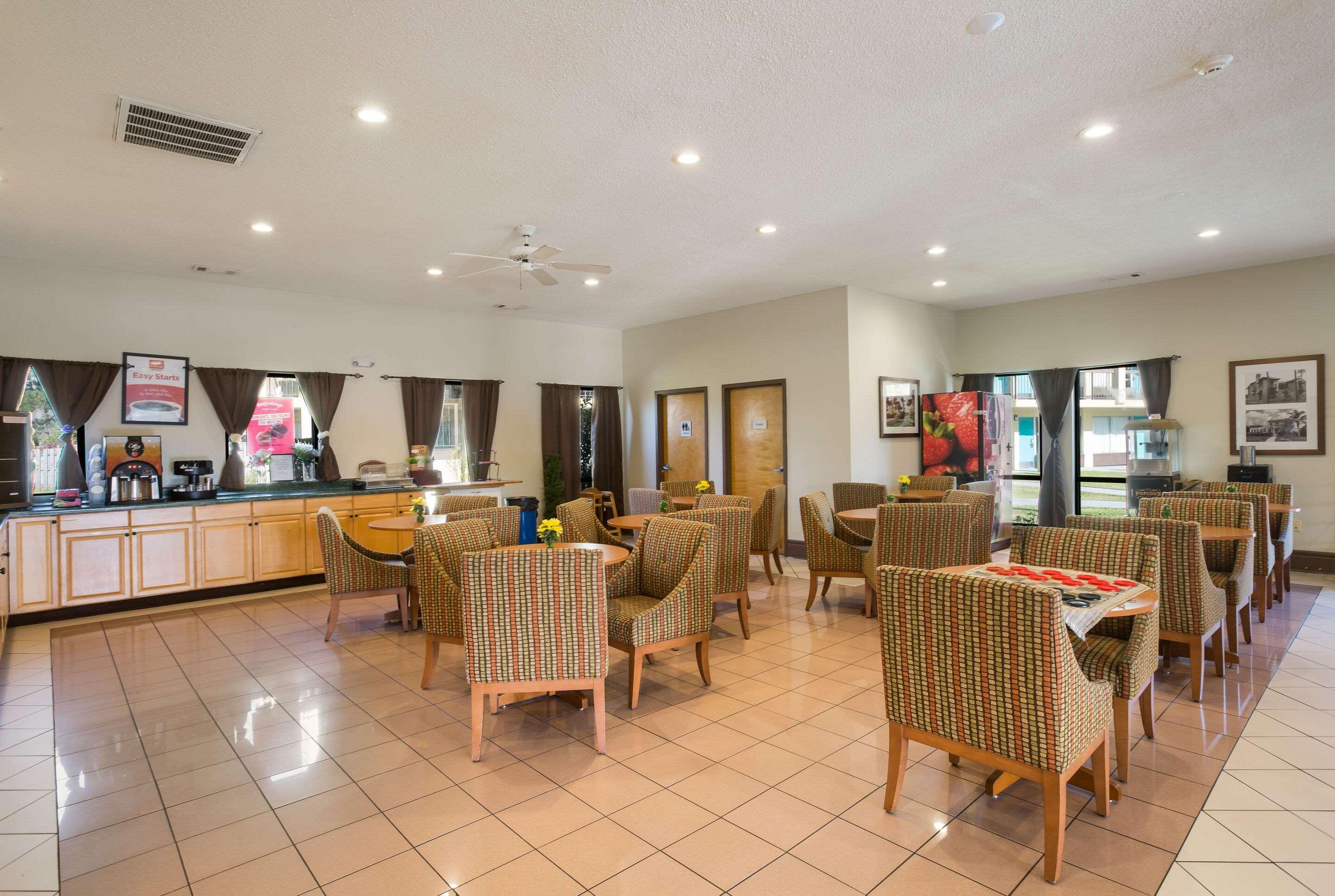 Econo Lodge Hardeeville Bagian luar foto