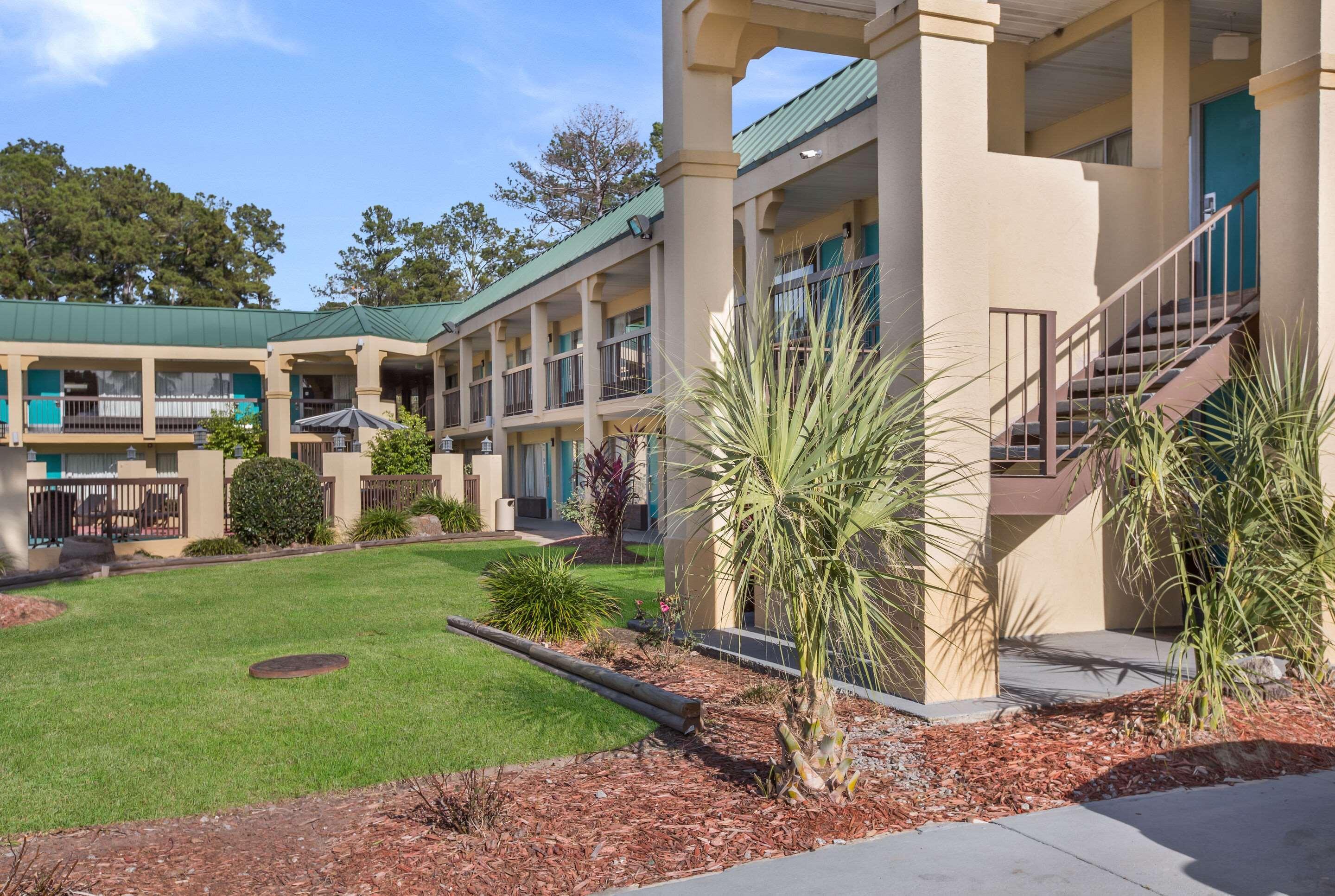Econo Lodge Hardeeville Bagian luar foto