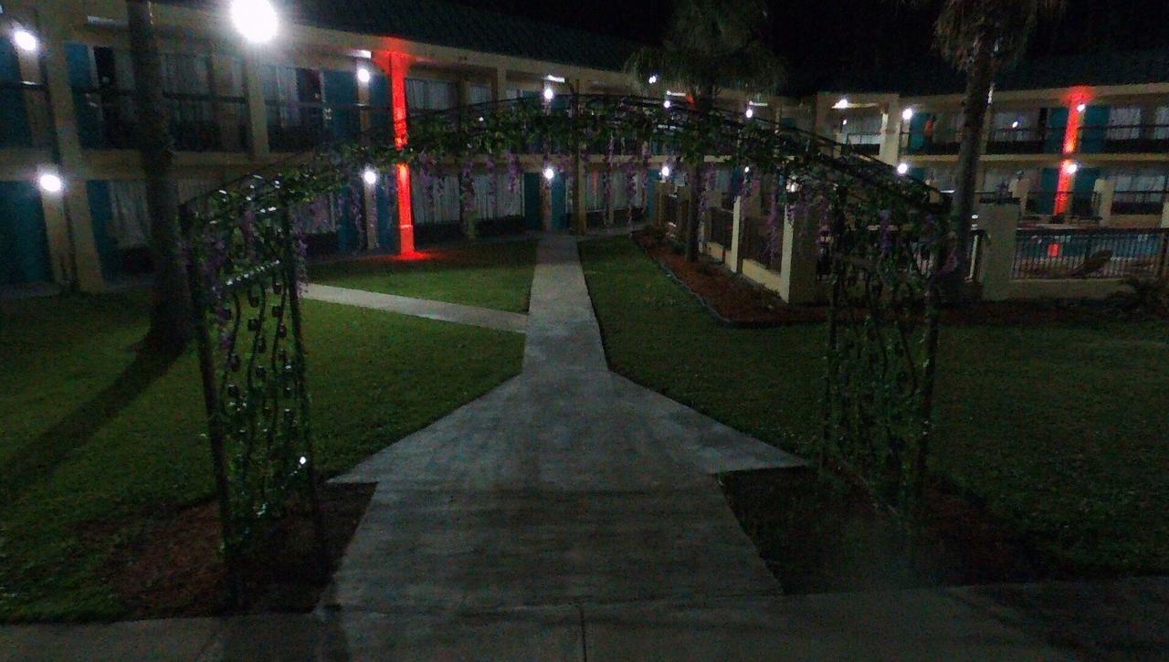 Econo Lodge Hardeeville Bagian luar foto